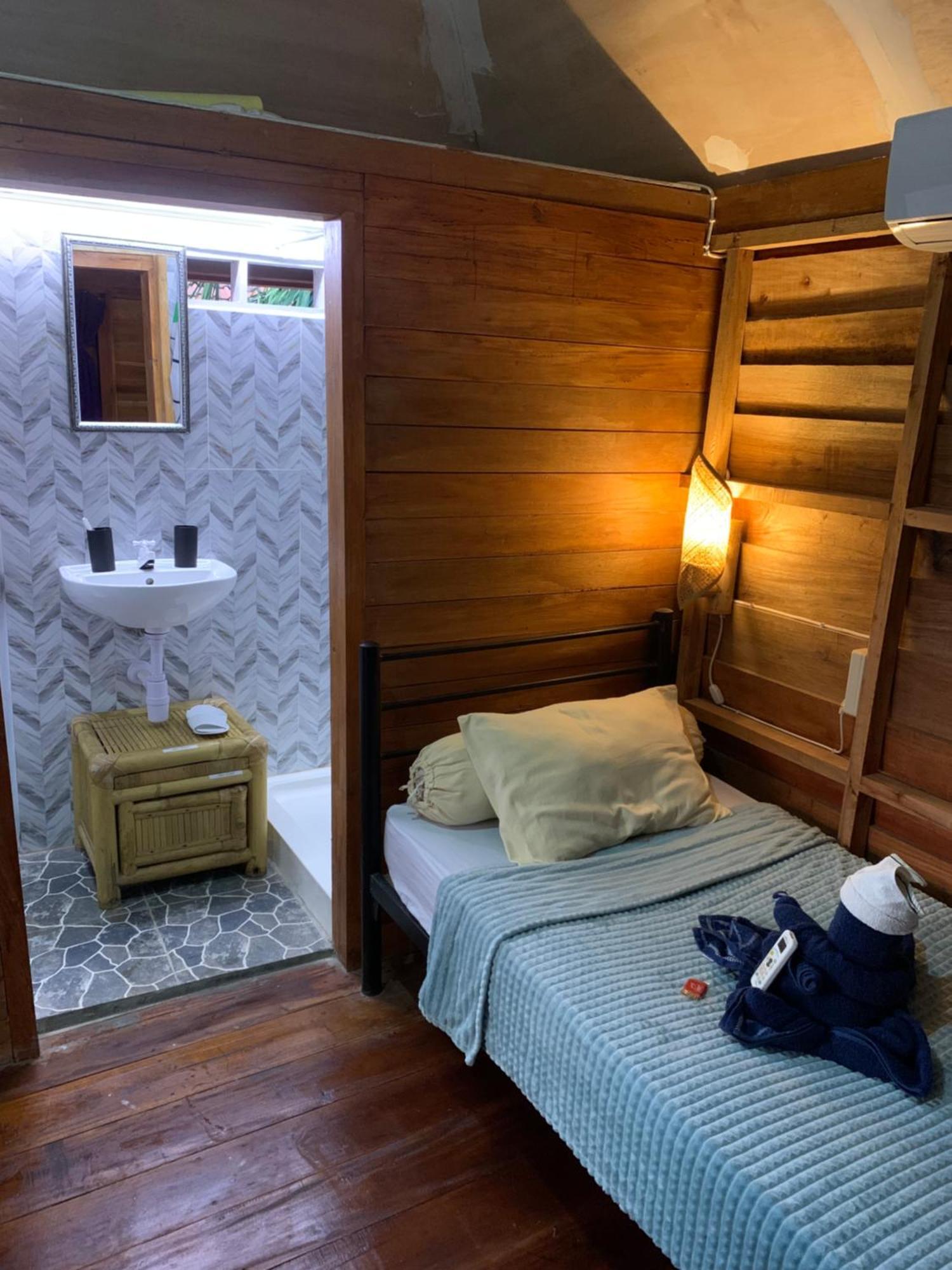 Gili Davidoff Upstairs Budget And Deluxe Τζίλι Τραγουανγκάν Εξωτερικό φωτογραφία